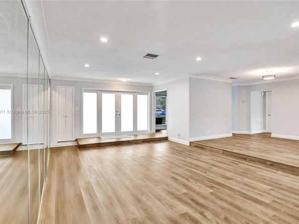 2031 NE 62nd St, Fort Lauderdale FL 33308
