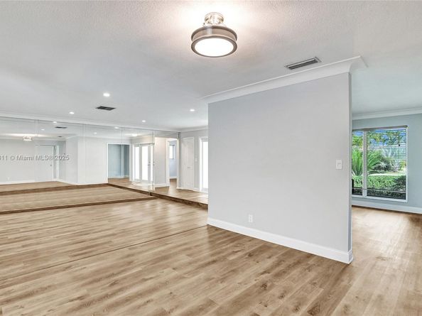 2031 NE 62nd St, Fort Lauderdale FL 33308