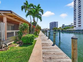 2619 S Parkview Dr, Hallandale Beach FL 33009
