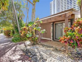 2619 S Parkview Dr, Hallandale Beach FL 33009