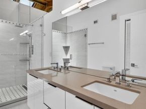 2619 S Parkview Dr, Hallandale Beach FL 33009