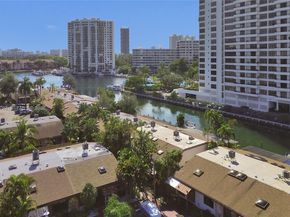 2619 S Parkview Dr, Hallandale Beach FL 33009