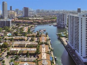 2619 S Parkview Dr, Hallandale Beach FL 33009