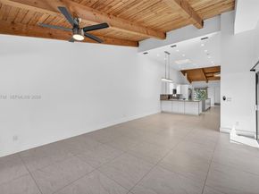 2619 S Parkview Dr, Hallandale Beach FL 33009