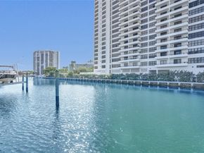 2619 S Parkview Dr, Hallandale Beach FL 33009