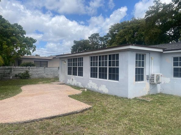 7740 Shalimar St, Miramar FL 33023