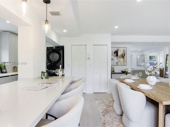 3056 NE 14th Ave, Oakland Park FL 33334