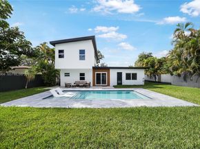 3056 NE 14th Ave, Oakland Park FL 33334