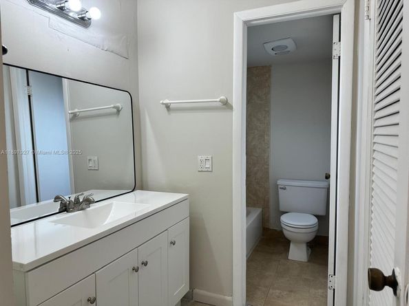 3100 N Pine Island Rd 310, Sunrise FL 33351