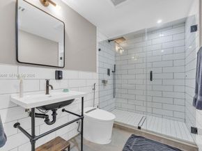 888 Biscayne Blvd 2409, Miami FL 33132