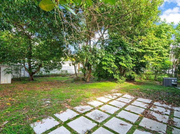 6831 Greene St, Hollywood FL 33024