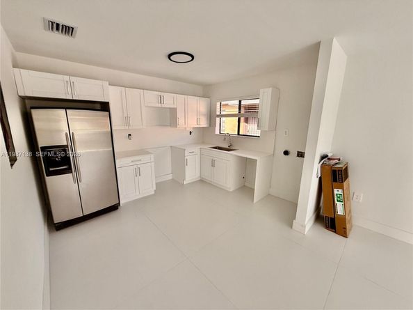 2373 NW 61st St, Miami FL 33142