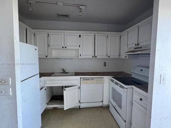 7801 NE 4th Ct 516, Miami FL 33138