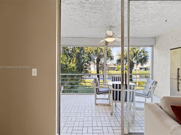 24 Abbey Ln 201, Delray Beach FL 33446