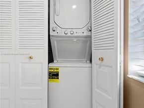 24 Abbey Ln 201, Delray Beach FL 33446