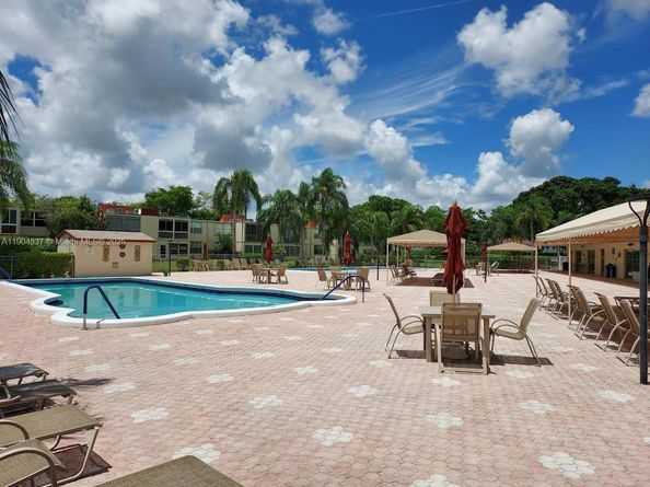 24 Abbey Ln 201, Delray Beach FL 33446