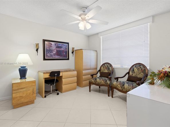 24 Abbey Ln 201, Delray Beach FL 33446