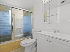24 Abbey Ln 201, Delray Beach FL 33446