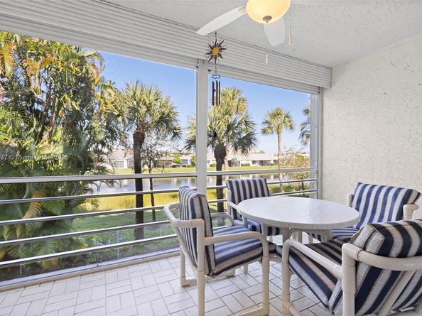 24 Abbey Ln 201, Delray Beach FL 33446