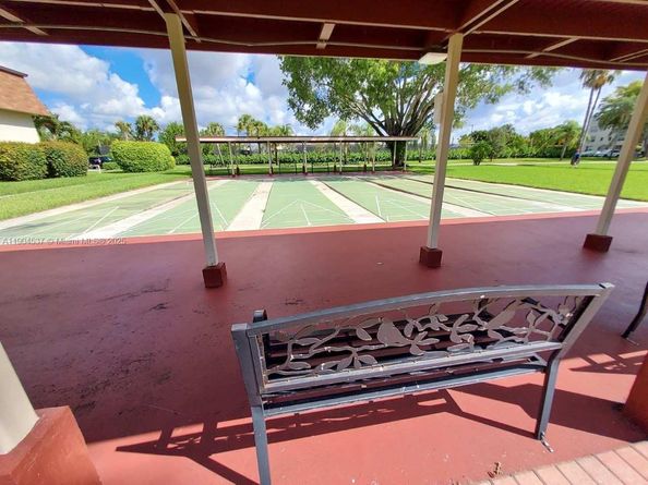 24 Abbey Ln 201, Delray Beach FL 33446