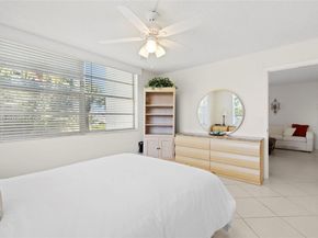 24 Abbey Ln 201, Delray Beach FL 33446