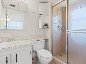 24 Abbey Ln 201, Delray Beach FL 33446