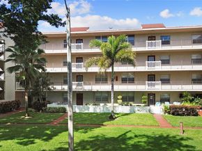 24 Abbey Ln 201, Delray Beach FL 33446