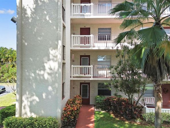 24 Abbey Ln 201, Delray Beach FL 33446