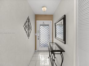 24 Abbey Ln 201, Delray Beach FL 33446