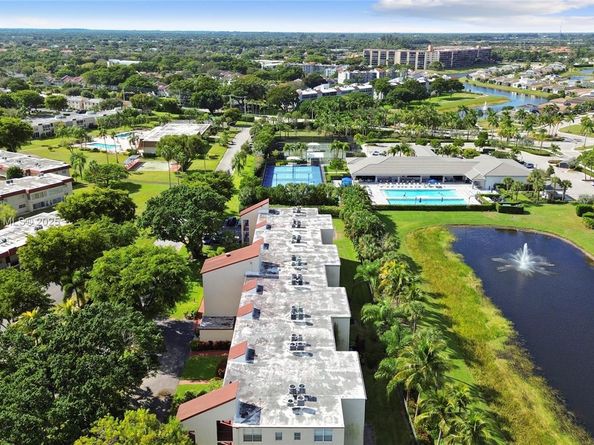 24 Abbey Ln 201, Delray Beach FL 33446