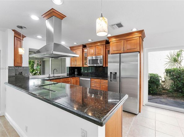 5667 N Cameo Dr N, Boca Raton FL 33433