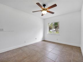 5667 N Cameo Dr N, Boca Raton FL 33433