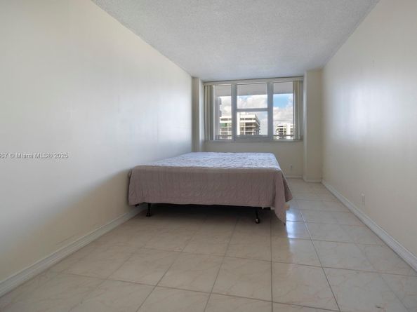 2030 S Ocean Dr 1002, Hallandale Beach FL 33009