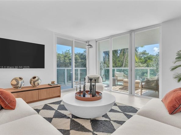100 Bayview Dr 216, Sunny Isles Beach FL 33160