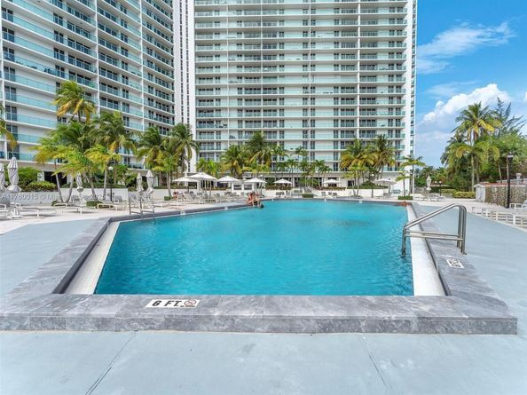 100 Bayview Dr 216, Sunny Isles Beach FL 33160