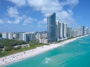 100 Bayview Dr 216, Sunny Isles Beach FL 33160