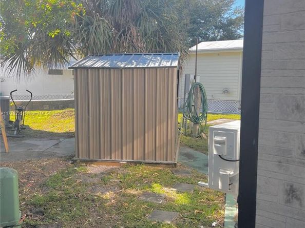 8564 SW 15th Ct, Davie FL 33324