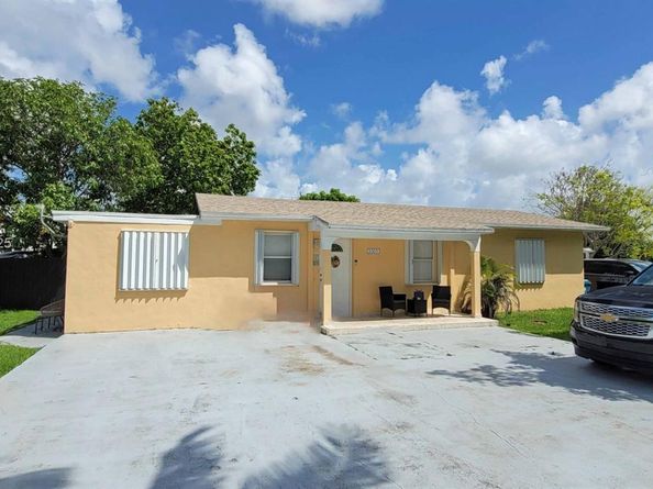 8301 SW 38th St, Miami FL 33155
