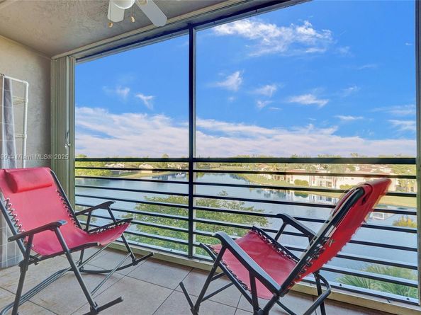901 Colony Point Cir 511, Pembroke Pines FL 33026