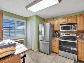 901 Colony Point Cir 511, Pembroke Pines FL 33026