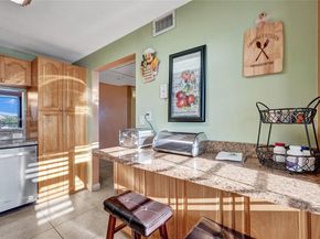 901 Colony Point Cir 511, Pembroke Pines FL 33026