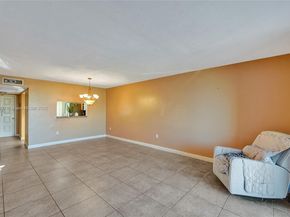 901 Colony Point Cir 511, Pembroke Pines FL 33026