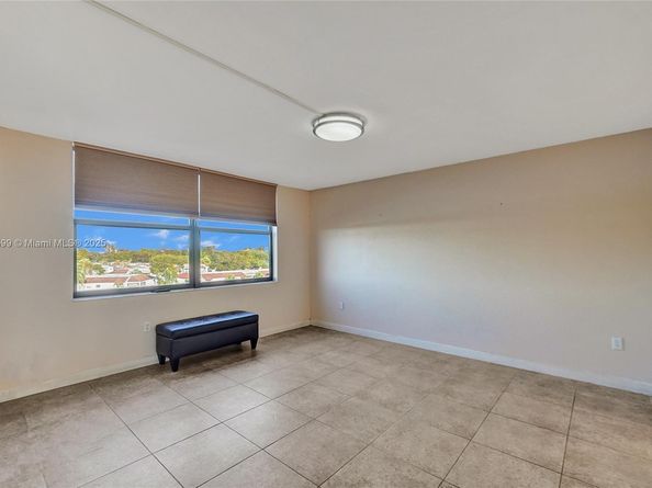 901 Colony Point Cir 511, Pembroke Pines FL 33026