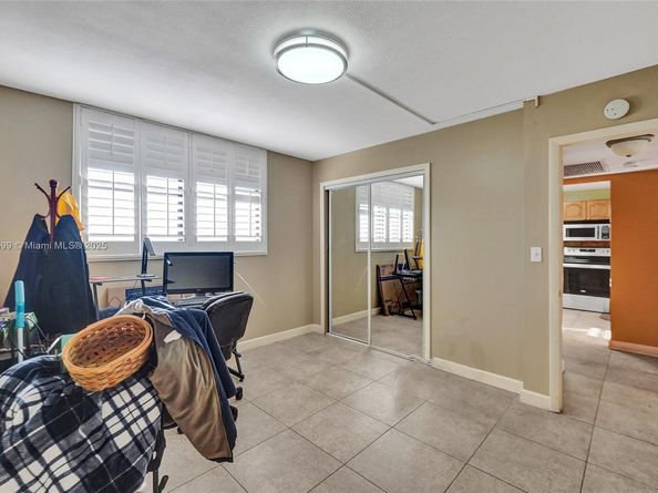 901 Colony Point Cir 511, Pembroke Pines FL 33026