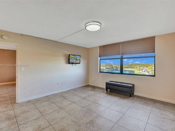 901 Colony Point Cir 511, Pembroke Pines FL 33026