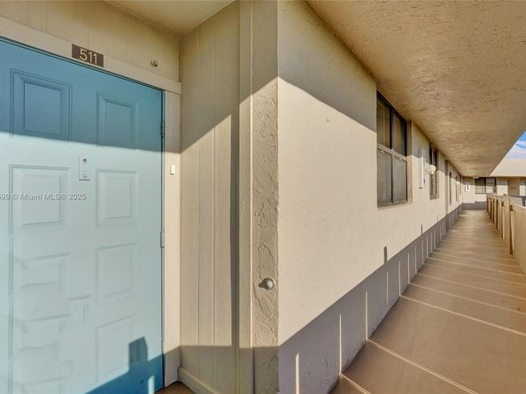 901 Colony Point Cir 511, Pembroke Pines FL 33026