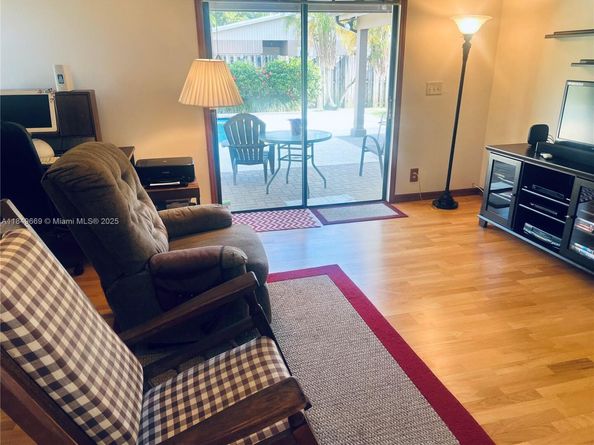 5264 SW 93rd Ave, Cooper City FL 33328