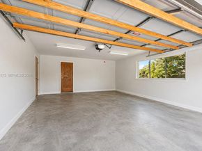81 NW 18th St, Homestead FL 33030