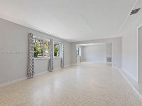 81 NW 18th St, Homestead FL 33030