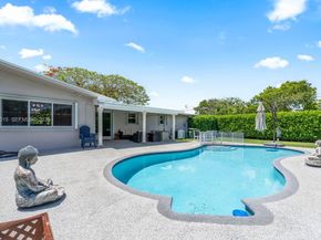 81 NW 18th St, Homestead FL 33030